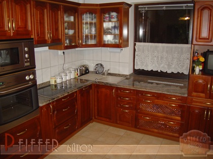 ... tpus konyha megnyitsa - MEGNYITS